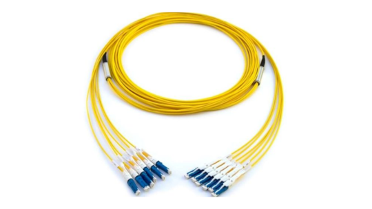 Optical breakout cable for high-density fiber optic connections