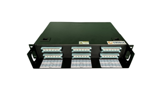 MPO patch panel for high-density fiber optic cable management